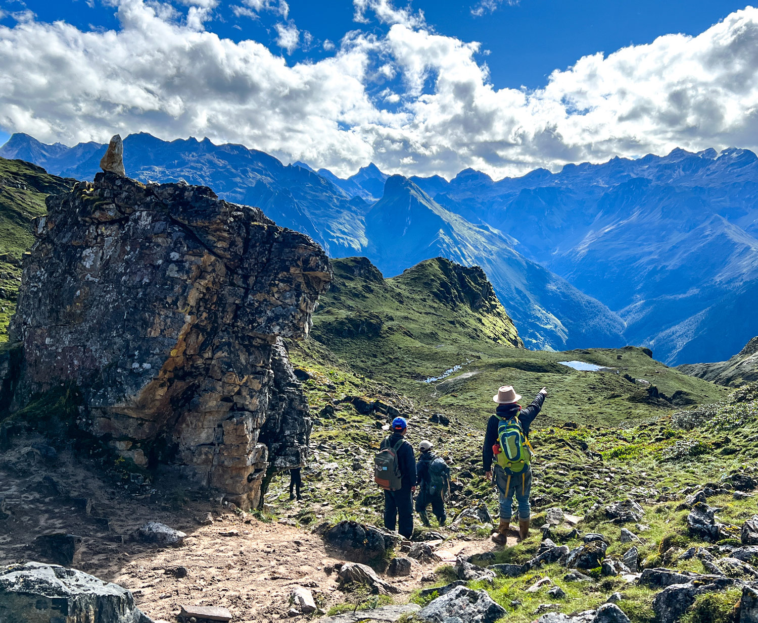 Guides pointing to our trail.