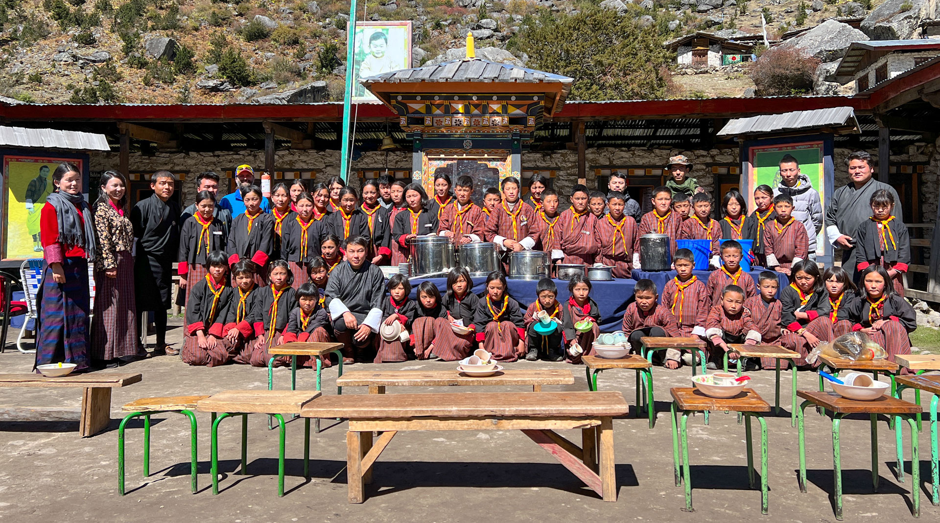 Lunch with the Lunana Primary School.